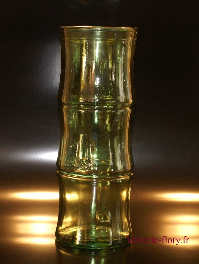 vase bambou vert